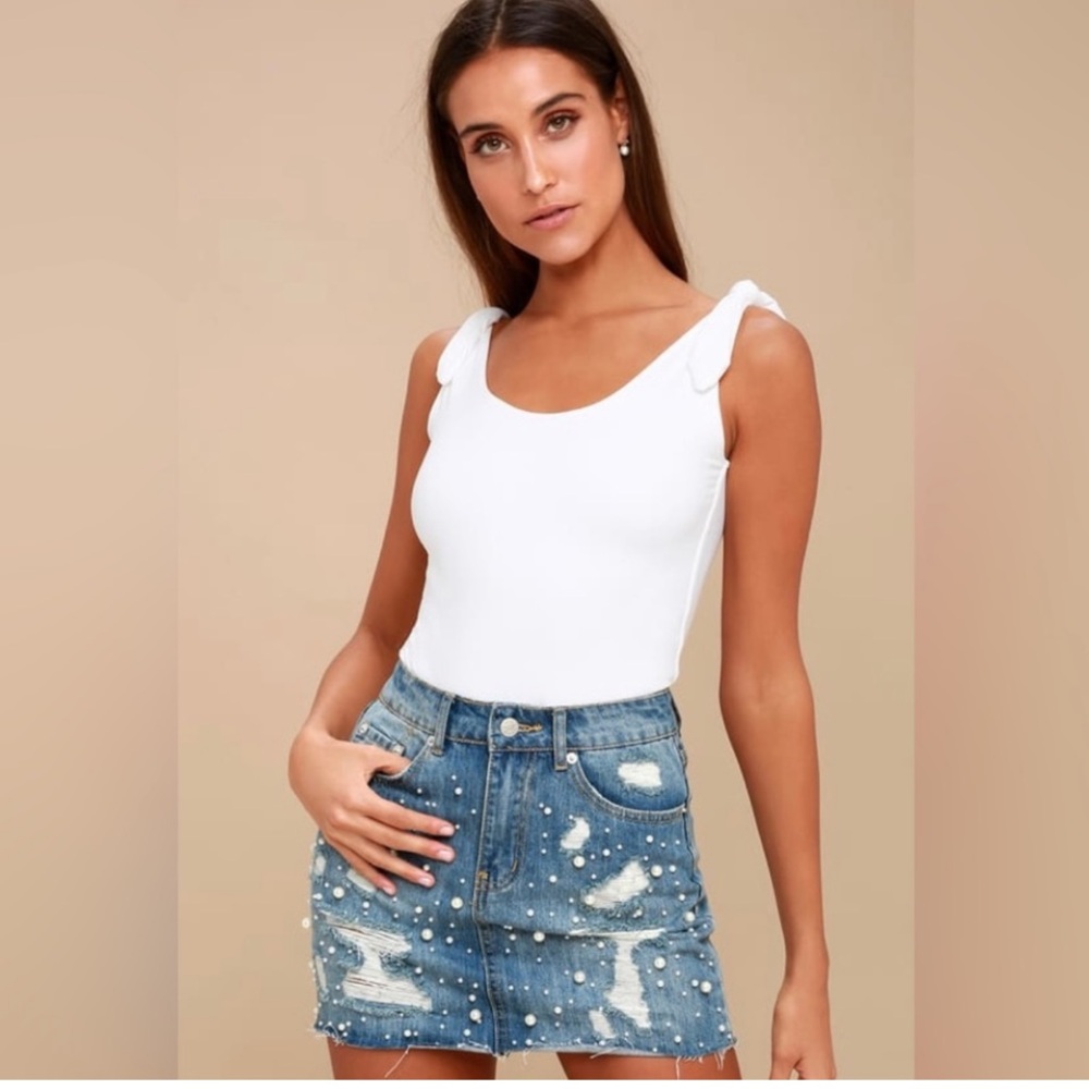 NWT Lulu’s White Sleeveless Women's Bodysuit Size XL